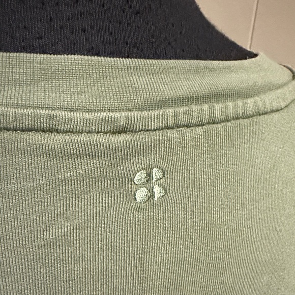 Sweaty Betty After Class Crop Sweatshirt - Willow Green. Size 4-6 (small). - Picture 3 of 9